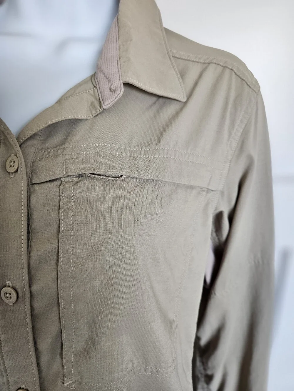 REI Light Khaki Button-Front Long Sleeve Shirt MEDIUM - Picture 2 of 12